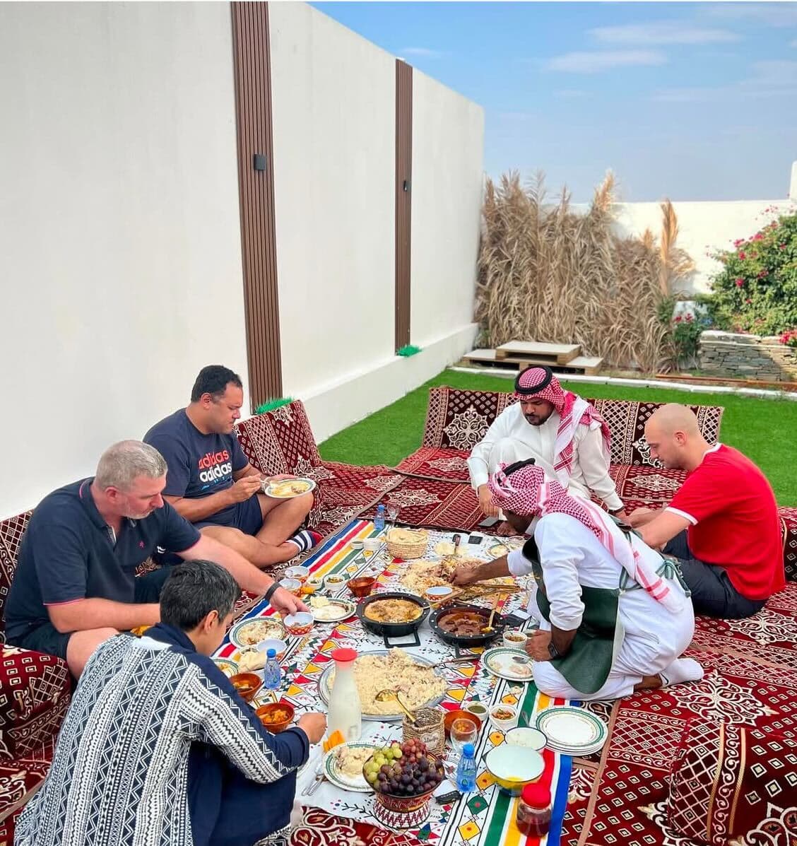 تجربة طهي مباشر في مجلس العساس مع شيف