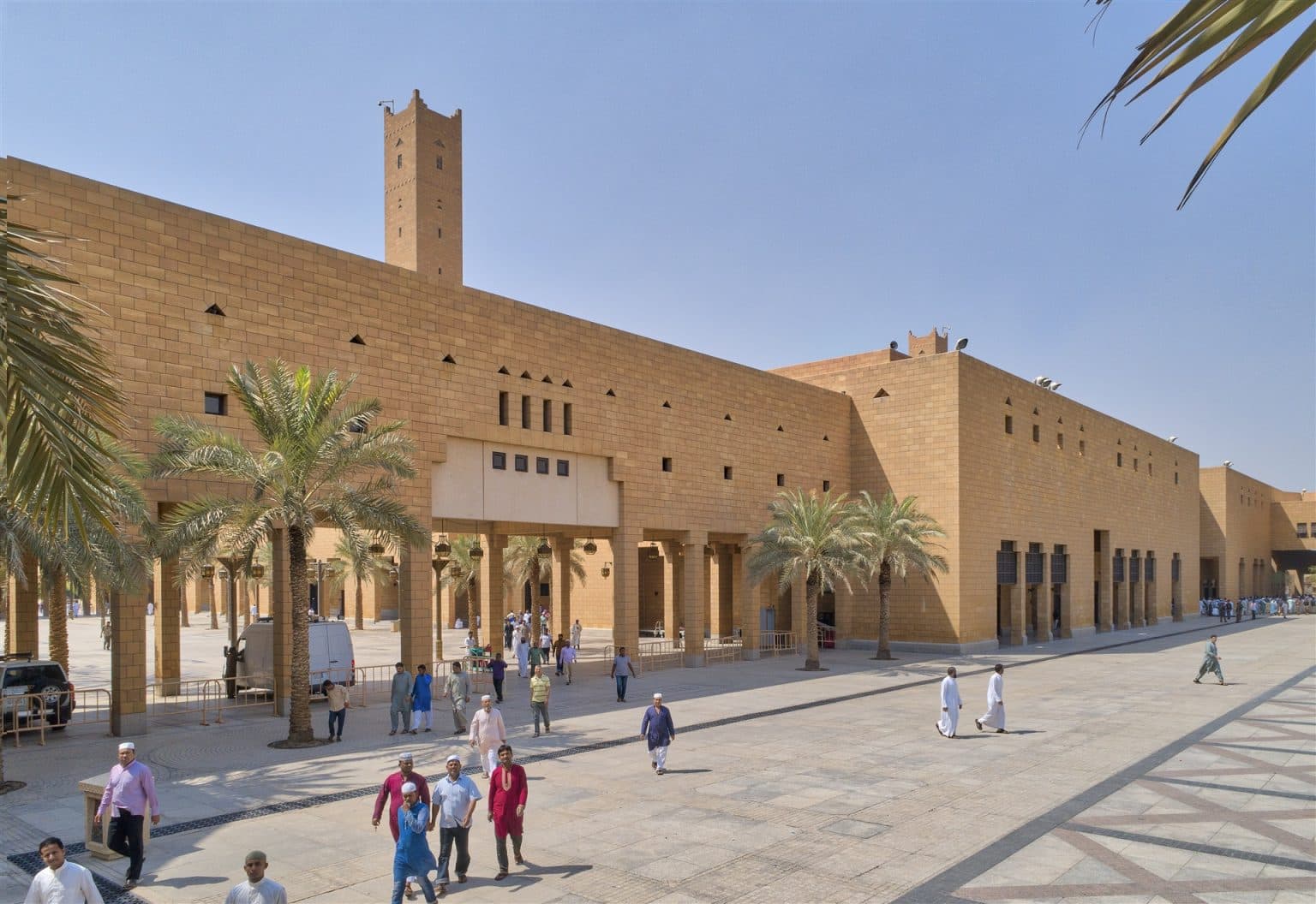 جولة في قصر الحكم وبرج المملكة 